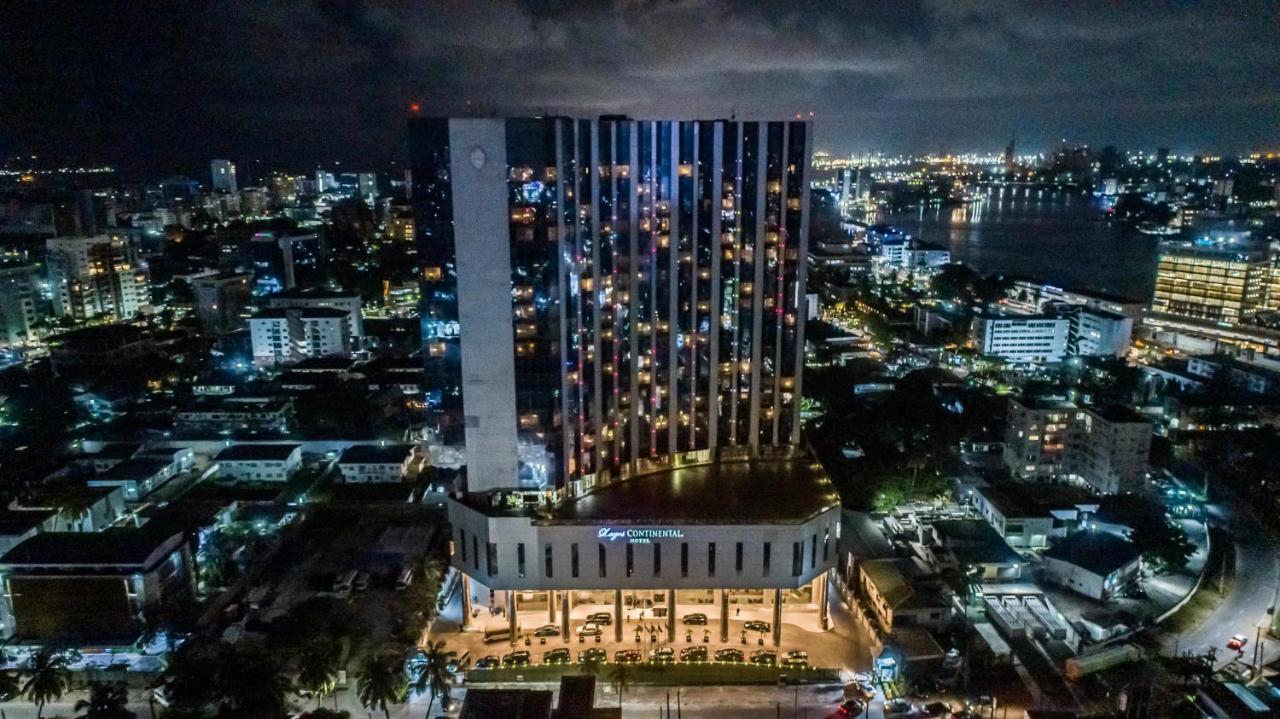 Lagos Continental Hotel Екстериор снимка Aerial view of the building at night