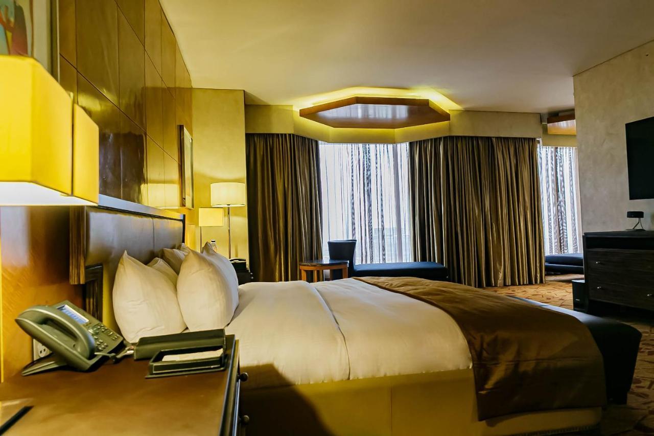Lagos Continental Hotel Екстериор снимка A room at the hotel
