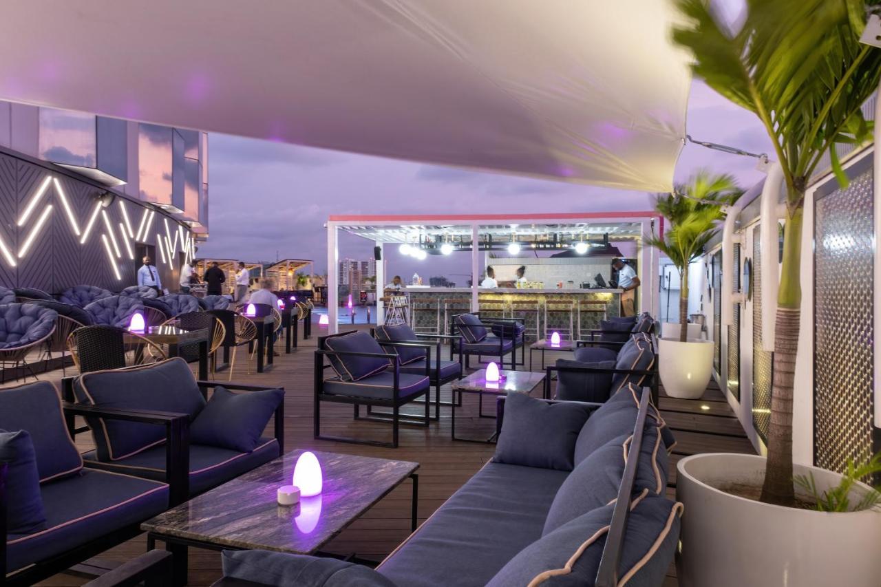 Lagos Continental Hotel Екстериор снимка Sky Bar