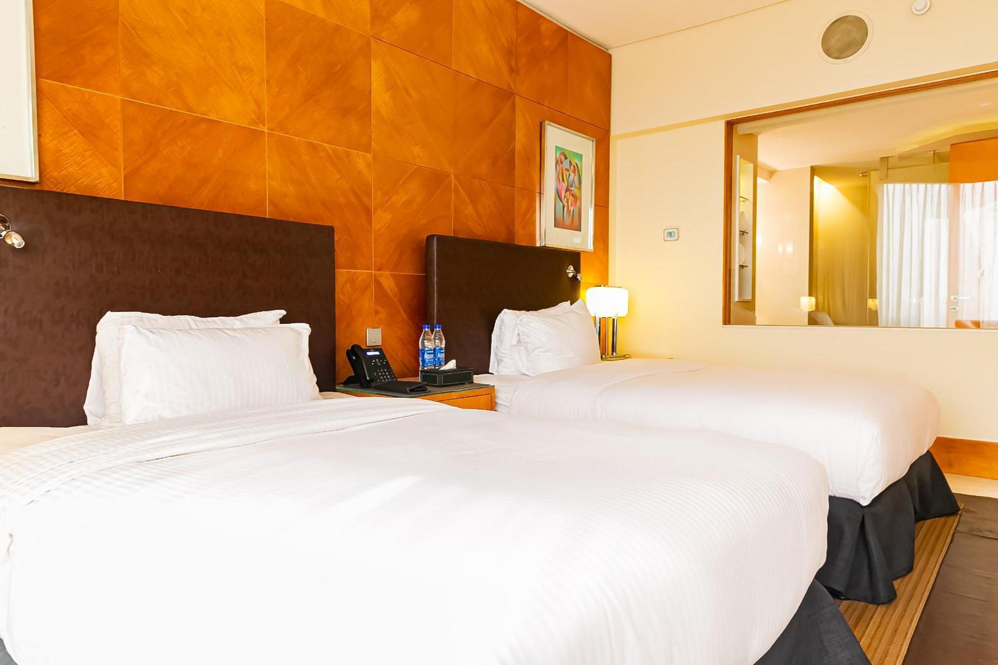 Lagos Continental Hotel Екстериор снимка