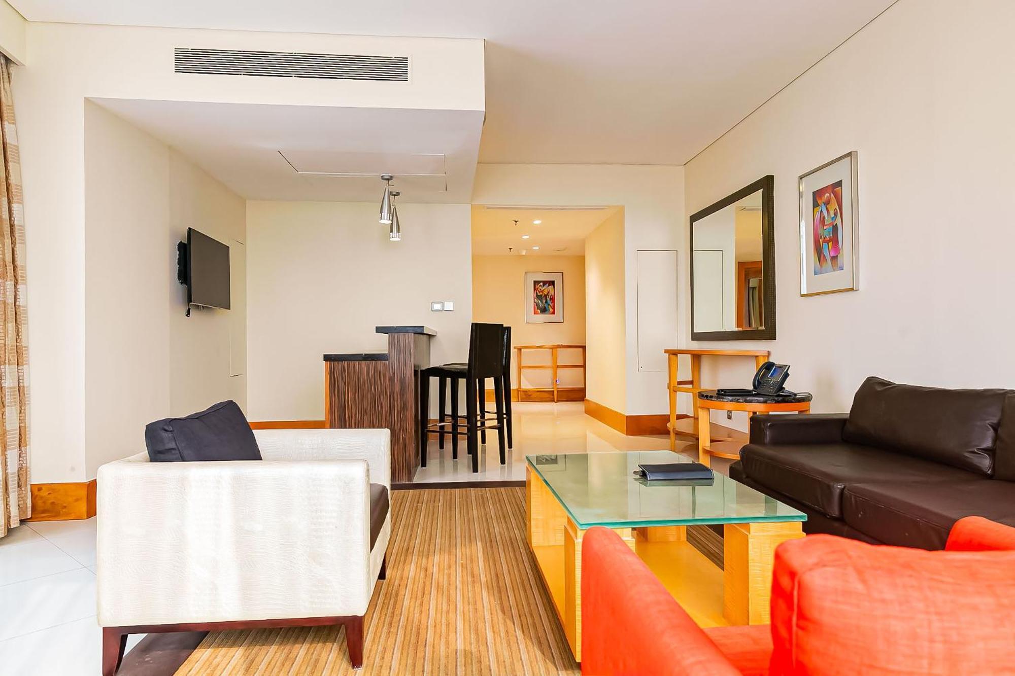 Lagos Continental Hotel Екстериор снимка A typical apartment at the hotel