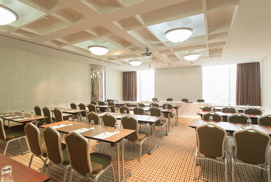 Lagos Continental Hotel Екстериор снимка Meeting room