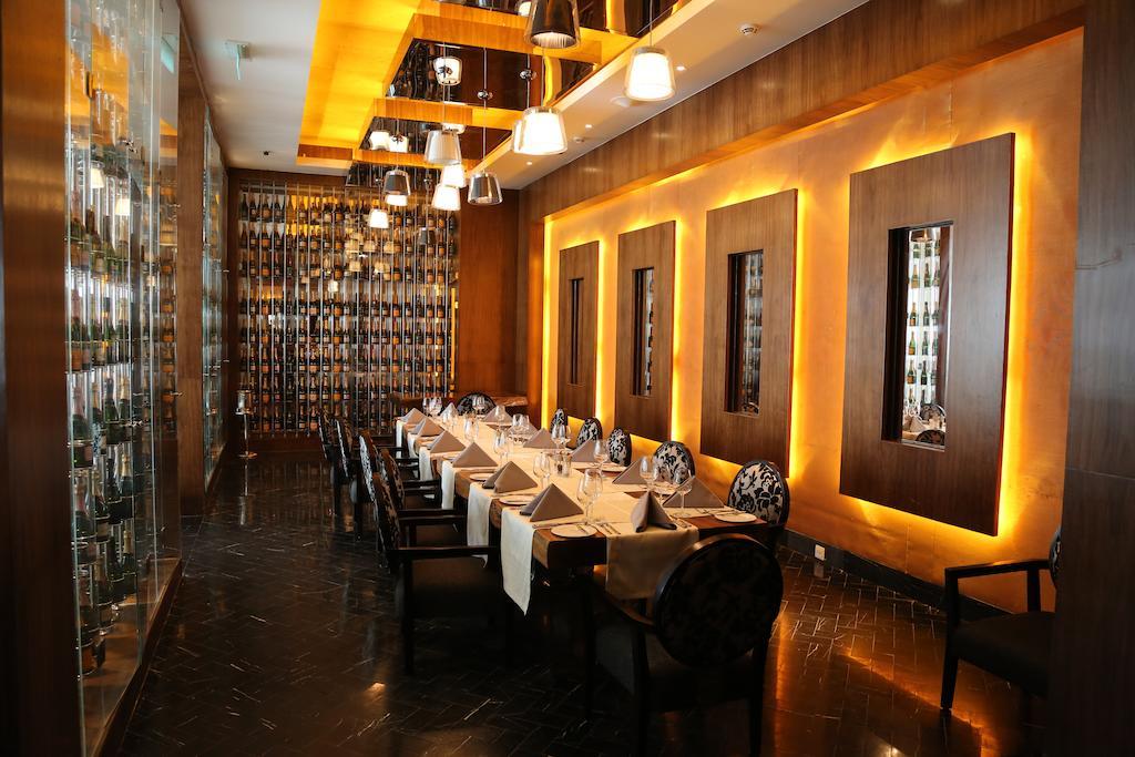 Lagos Continental Hotel Екстериор снимка The restaurant