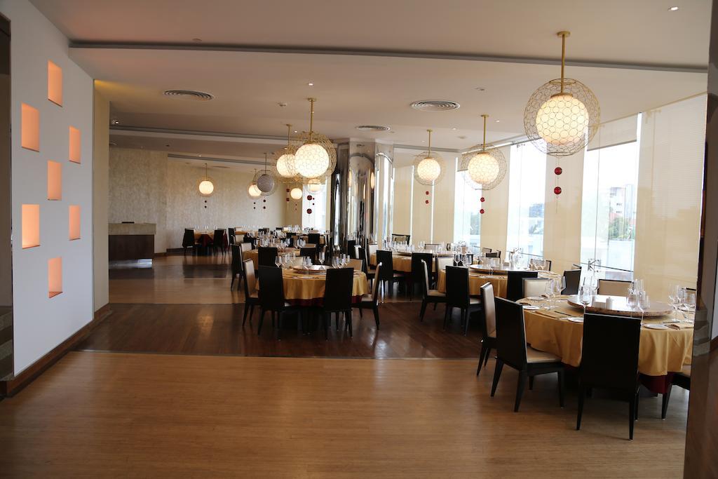 Lagos Continental Hotel Екстериор снимка The restaurant